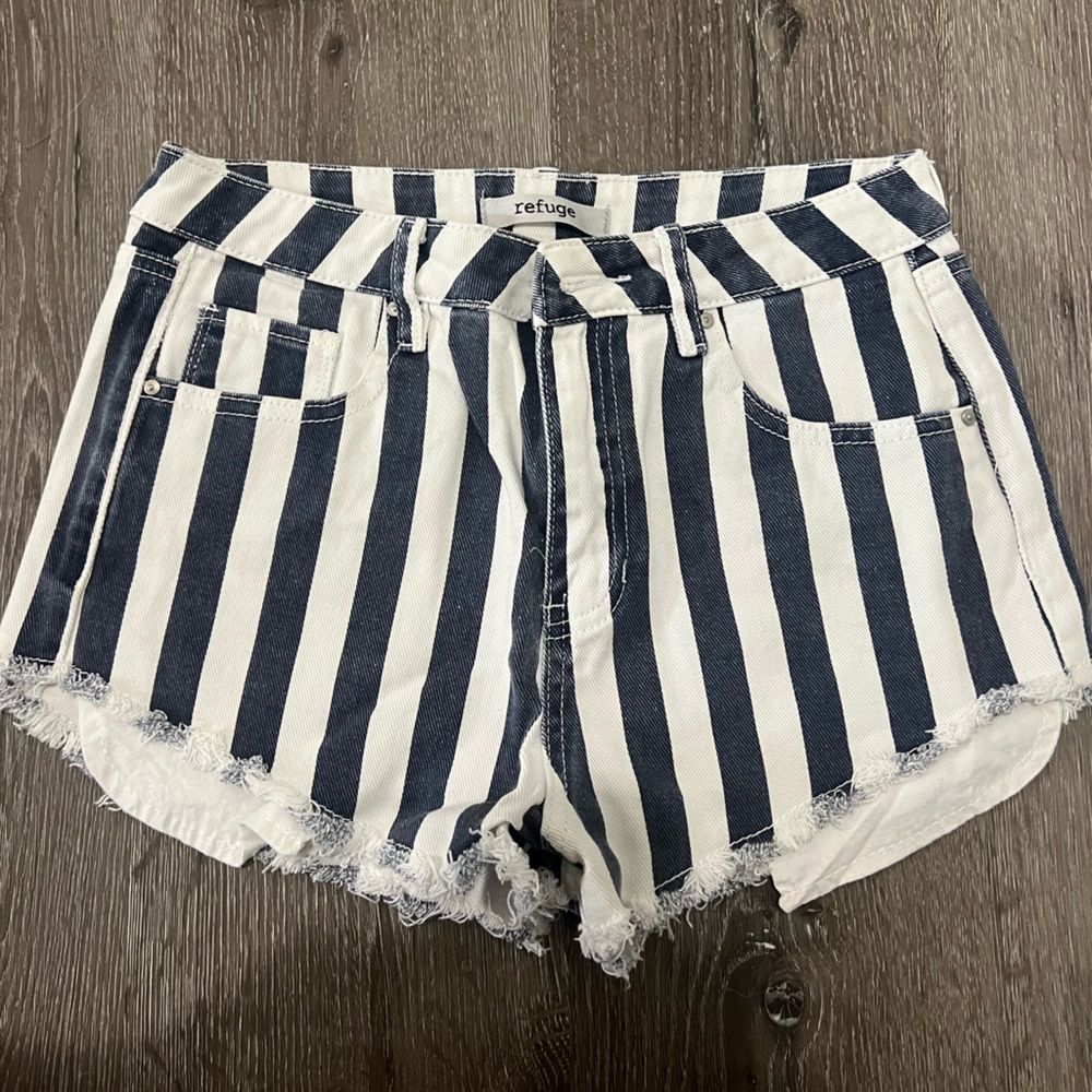 Stripped shorts